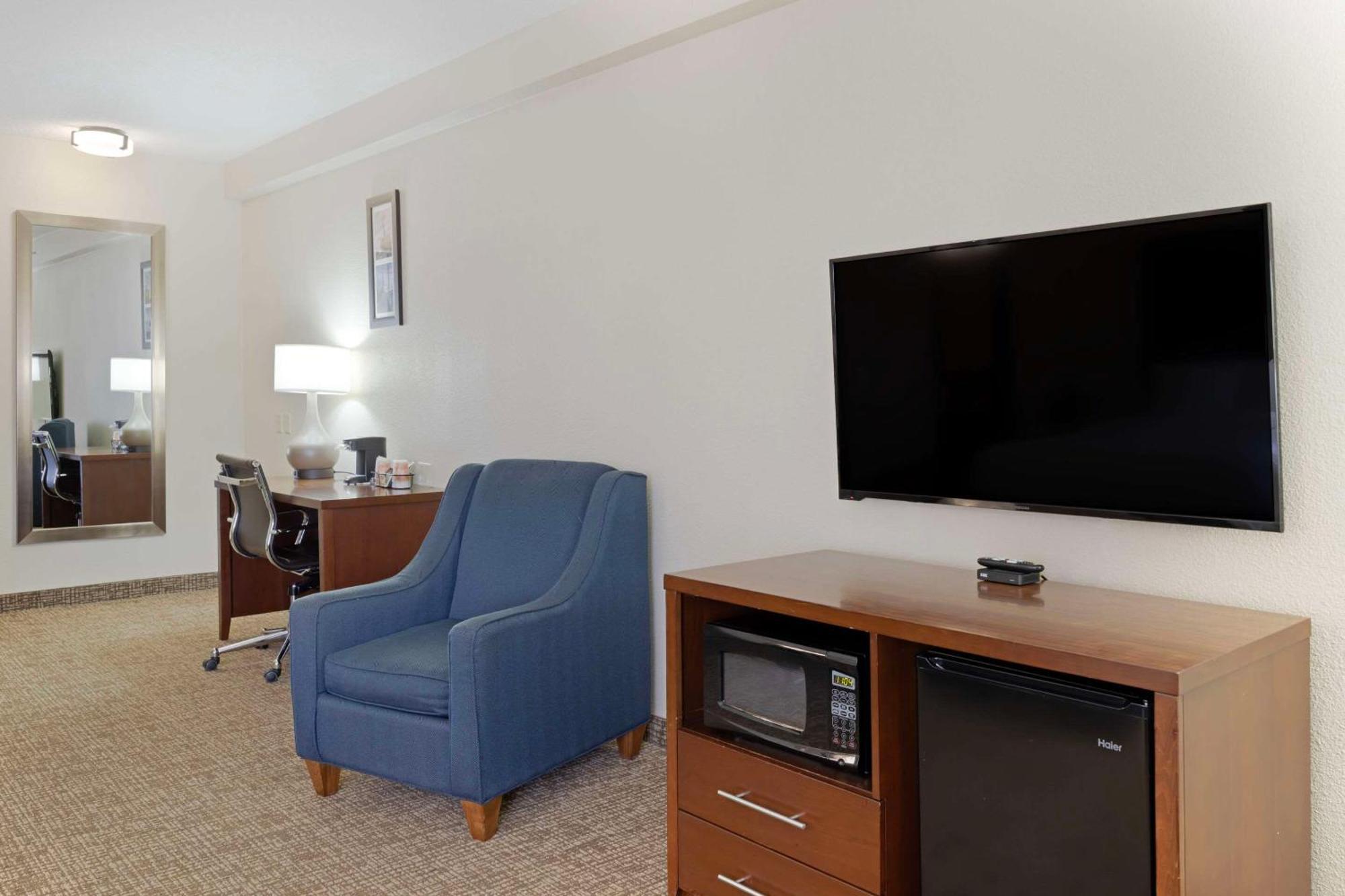 Comfort & Hotel Wichita