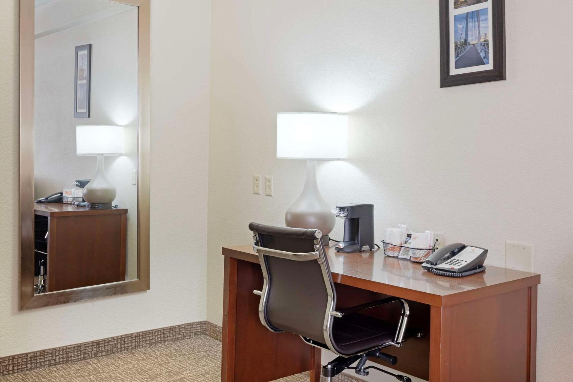Hotel Comfort &