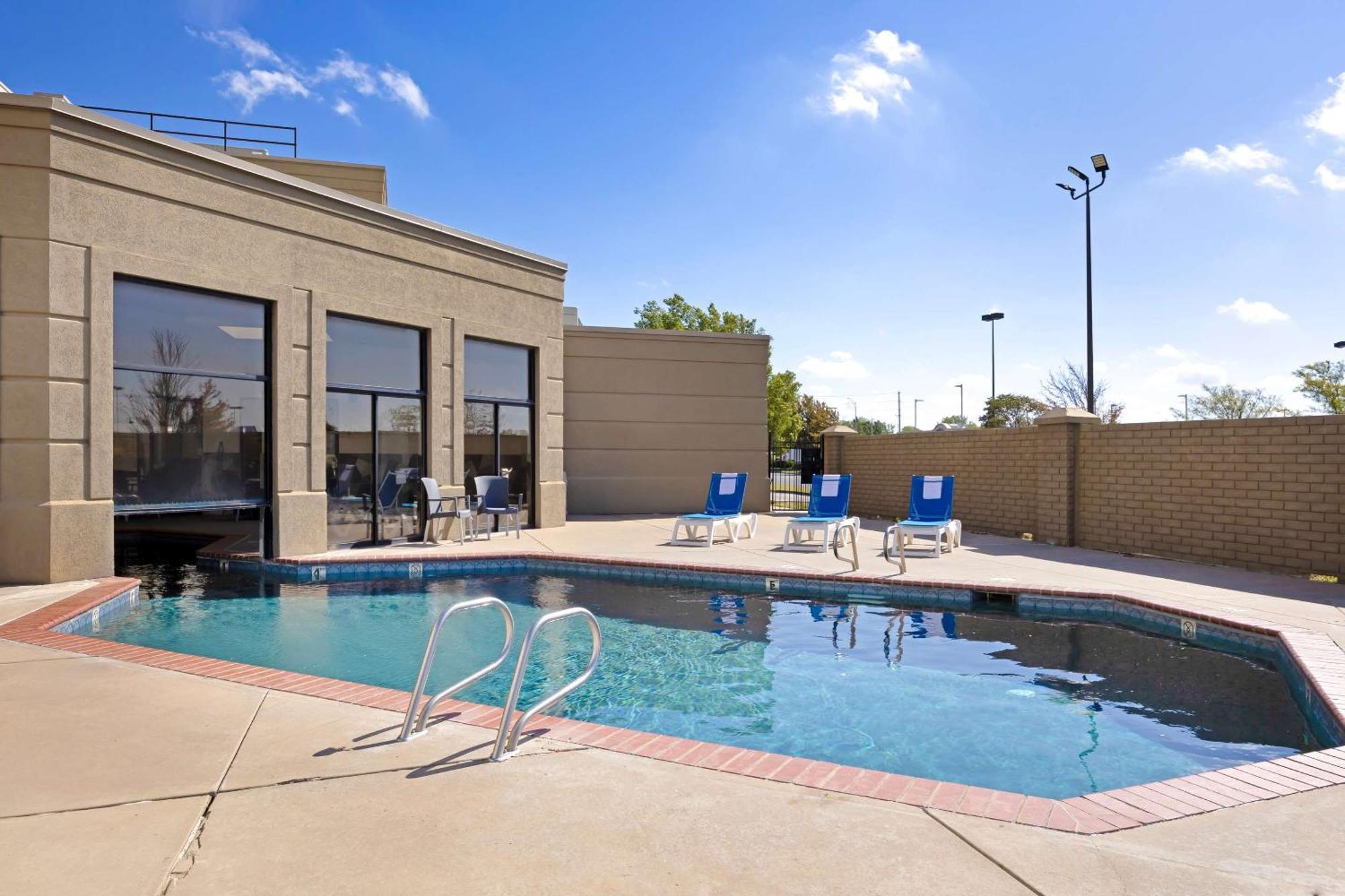 Hotel Comfort & Wichita