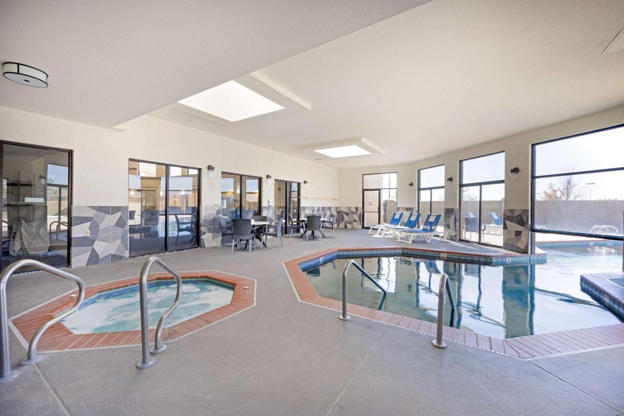 Hotel Comfort &
