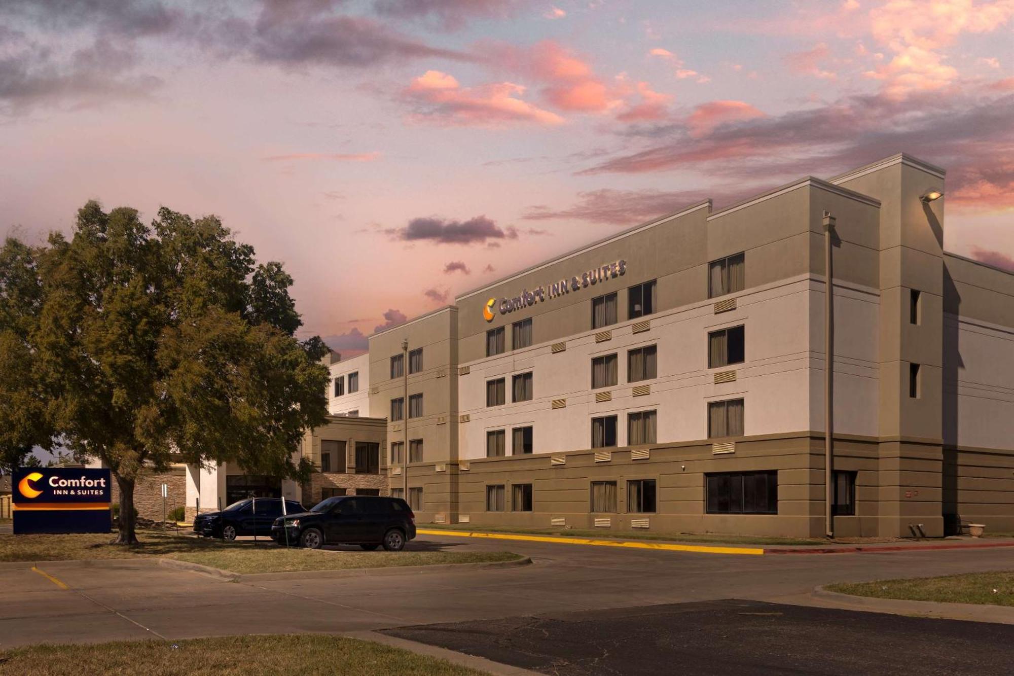 Comfort & Hotel Wichita
