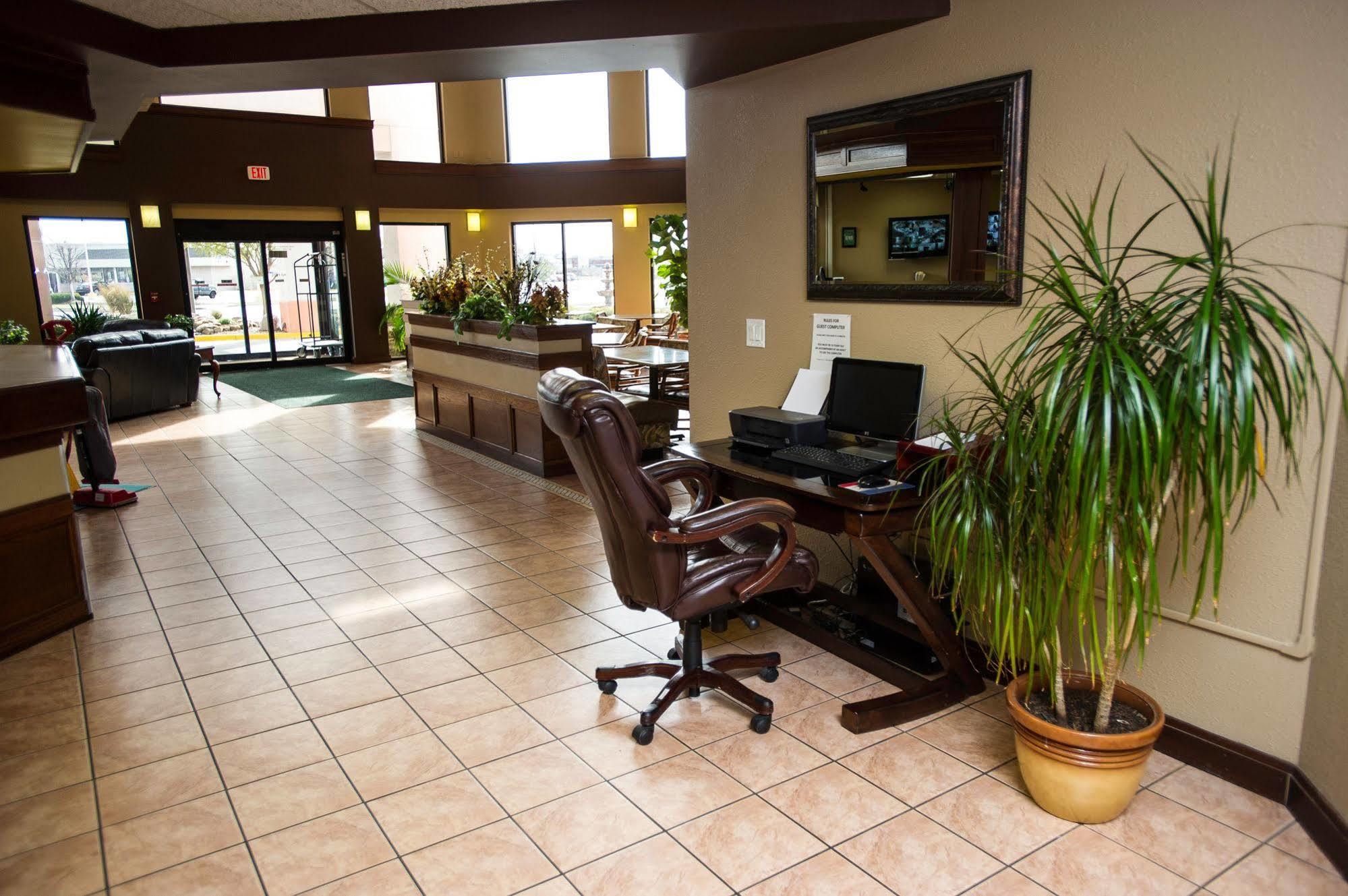 Comfort & Hotel Wichita
