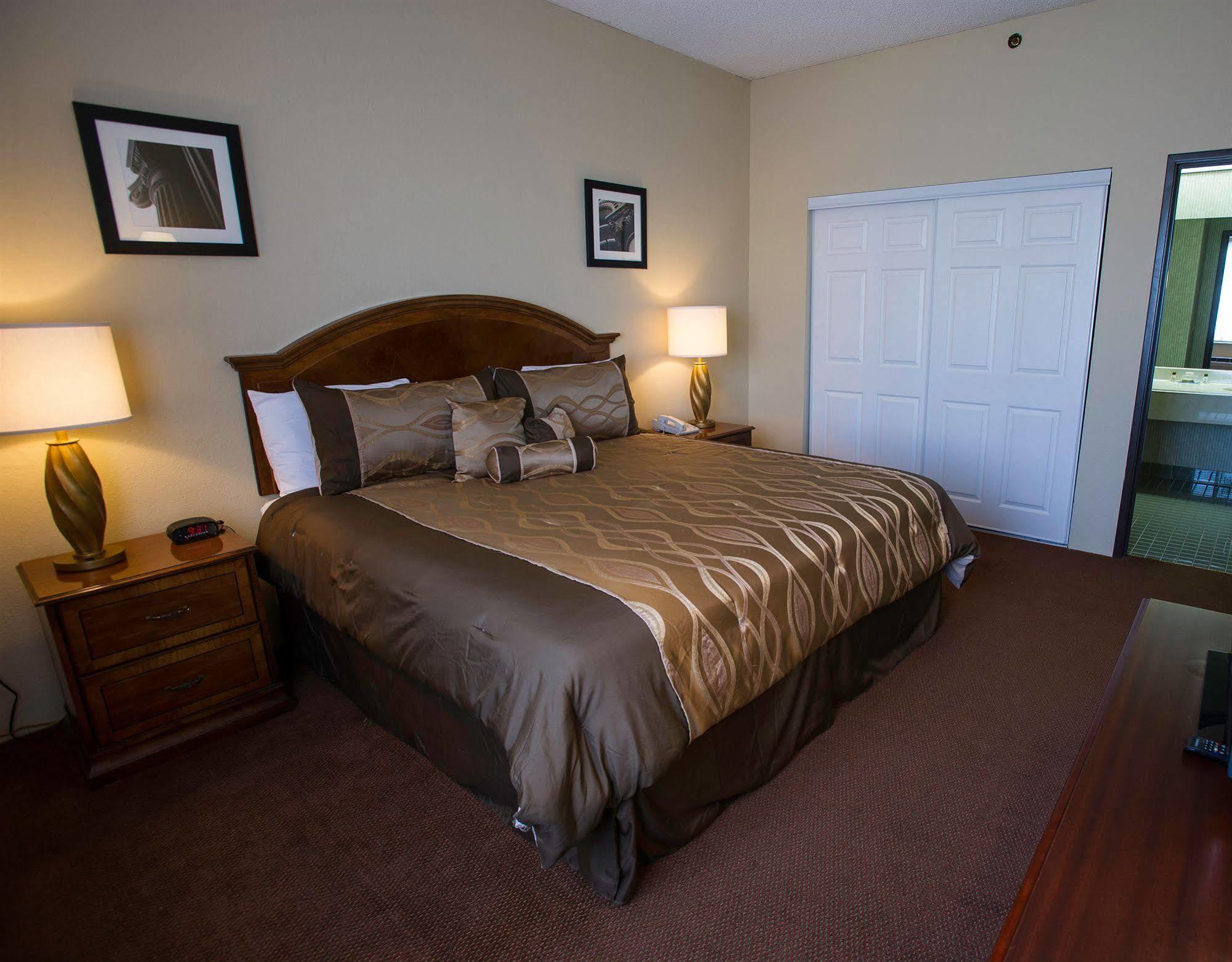 Comfort & Hotel Wichita